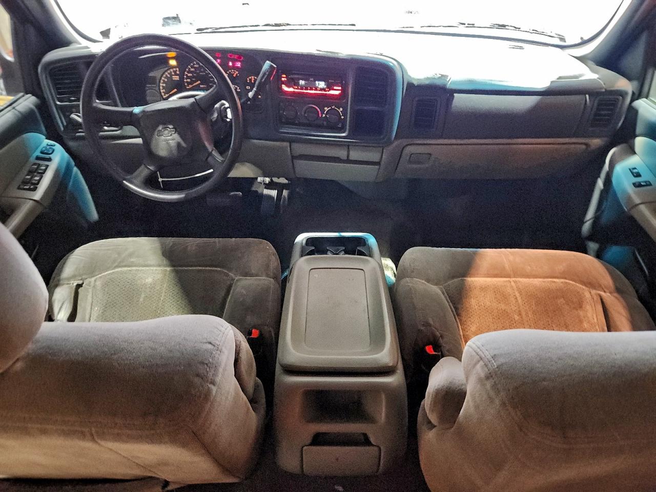 2001 Chevrolet Tahoe C1500 VIN: 1GNEC13T31R136667 Lot: 94779245