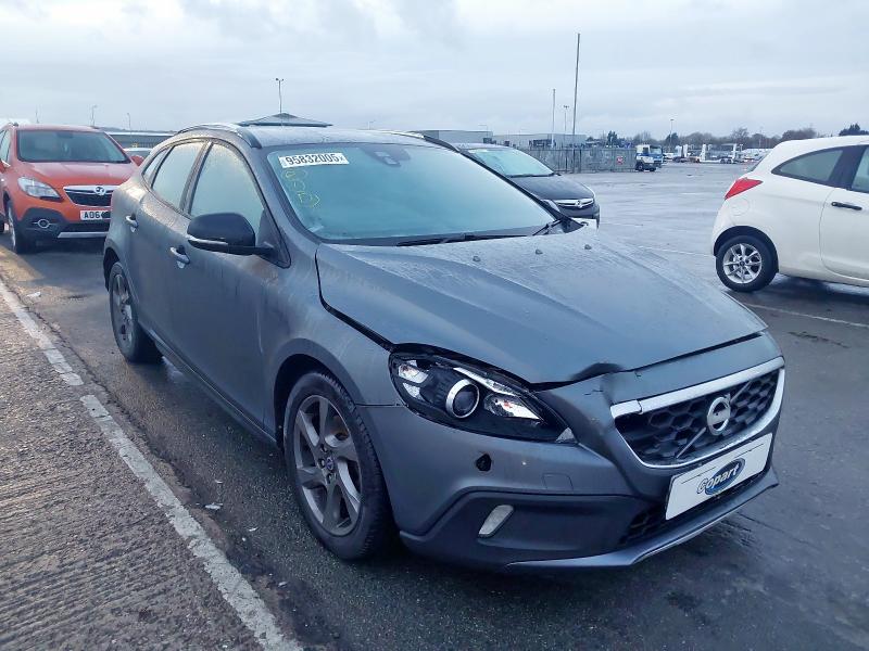 2014 VOLVO V40 D2 CROSS COUNTRY LUX 5DR