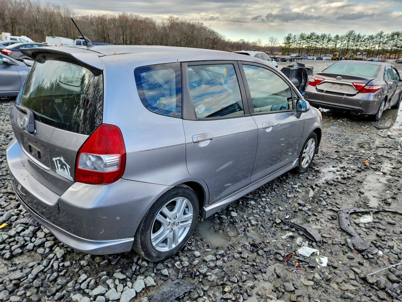 2007 Honda Fit S VIN: JHMGD38627S049517 Lot: 97248015