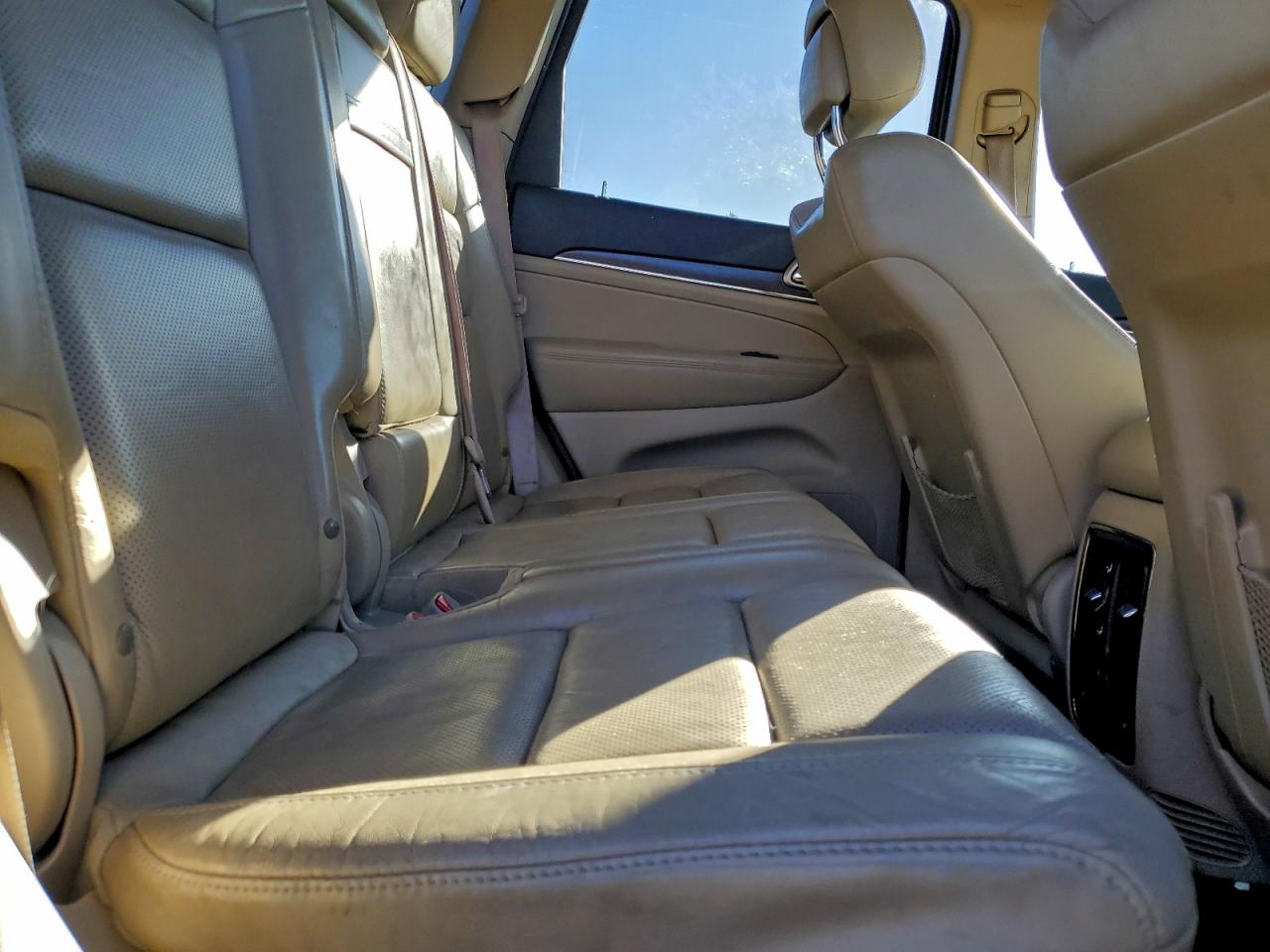 2015 Jeep Grand Cherokee Limited VIN: 1C4RJEBG6FC230659 Lot: 97297305