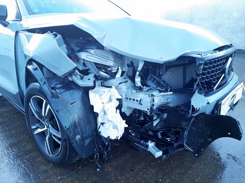 2023 VOLVO XC40 2.0 B3P PLUS DARK 5DR AUTO