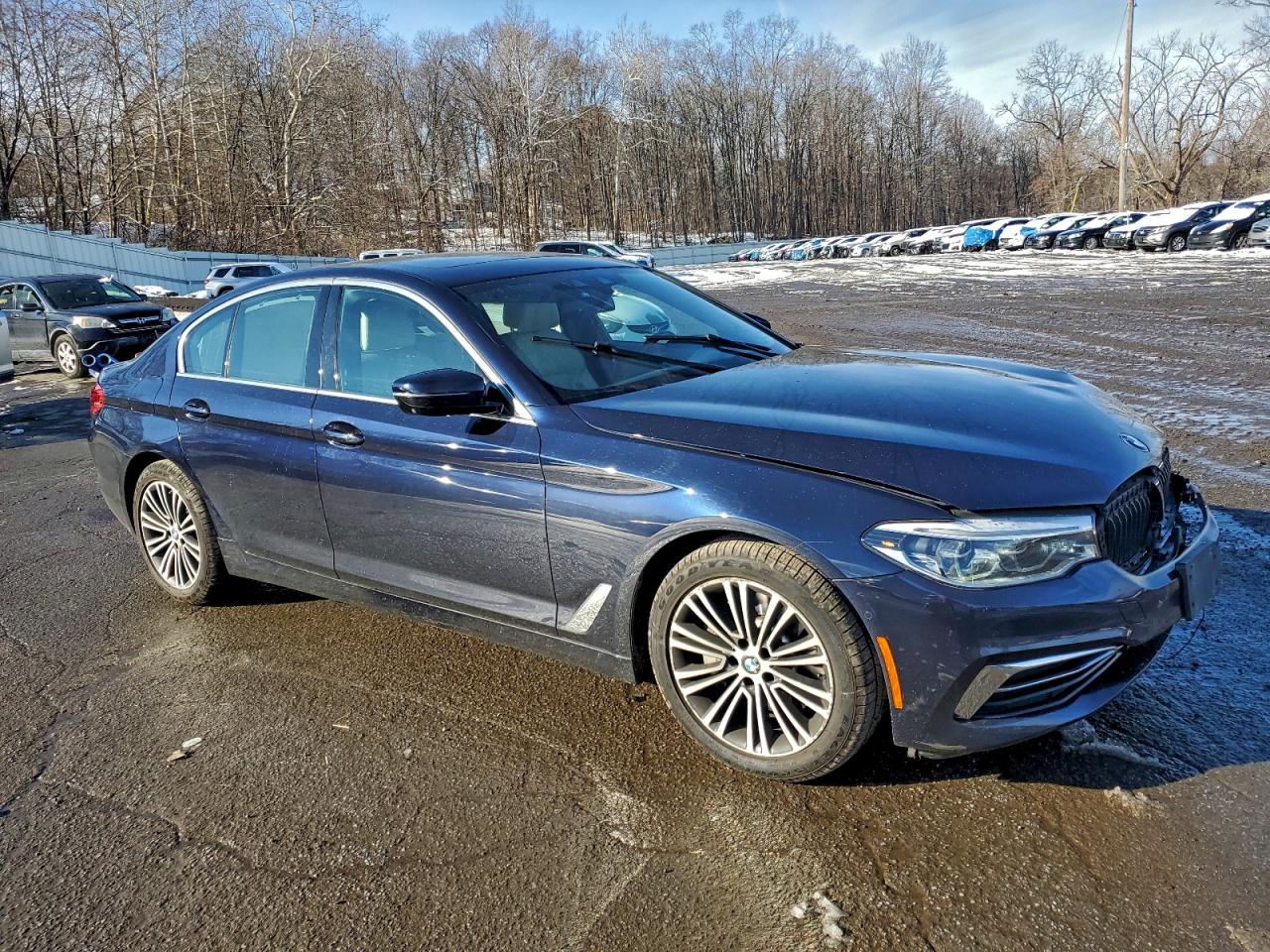 Фото: WBAJA7C50KWC78009