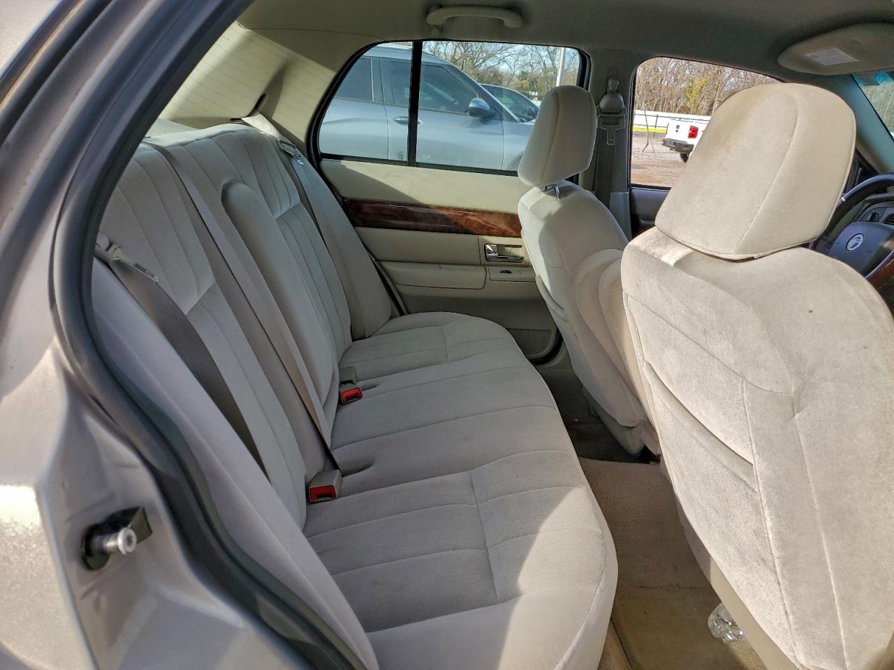 2007 Mercury Grand Marquis Gs VIN: 2MEFM74V07X628907 Lot: 96521225