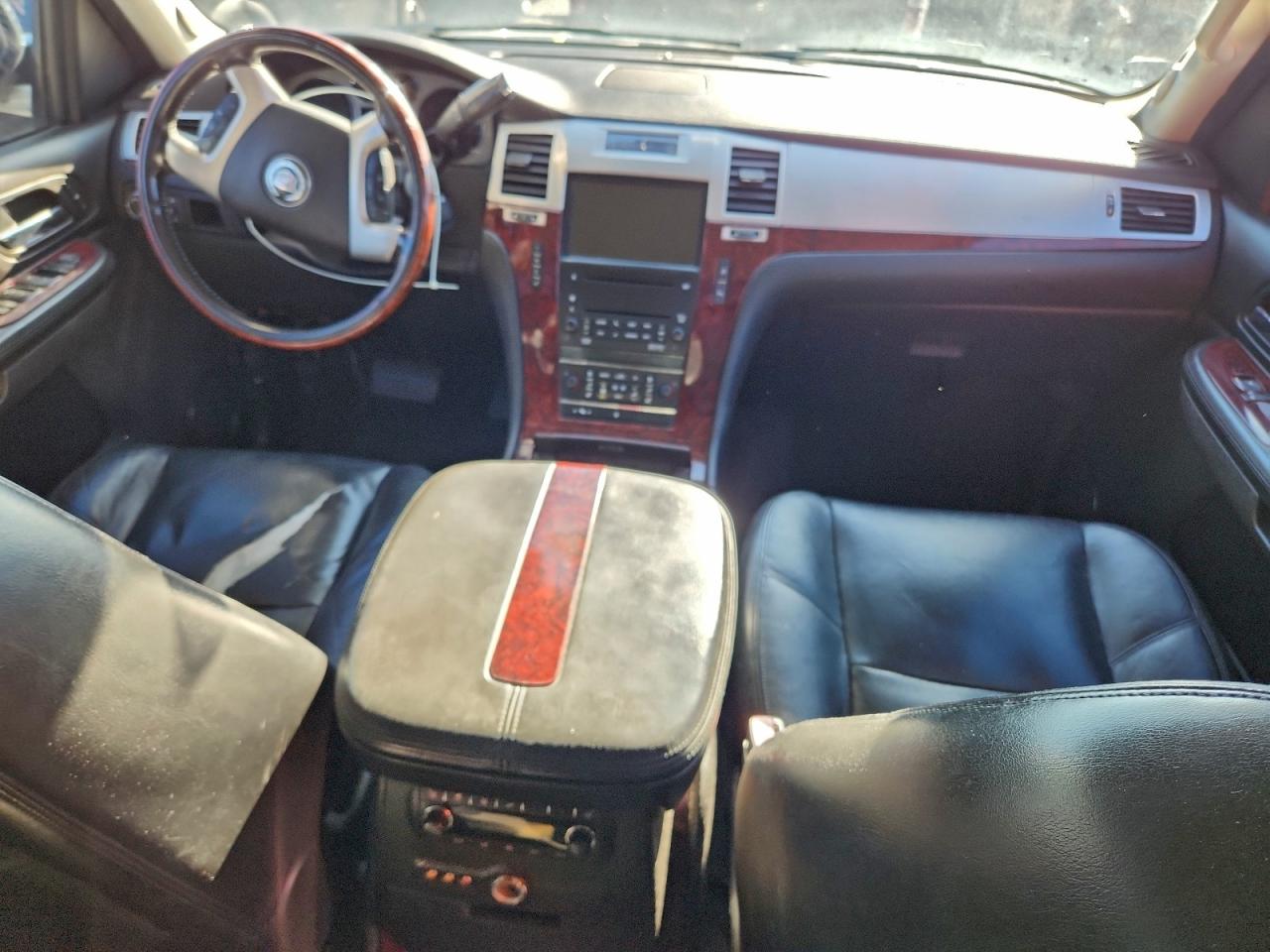 2008 Cadillac Escalade Esv VIN: 1GYFK66878R105771 Lot: 94789095