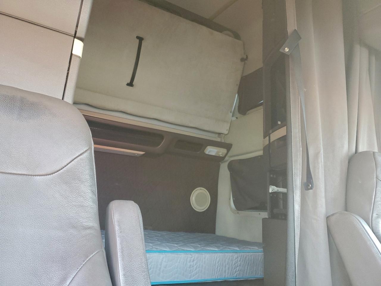 2016 Volvo Vnl Semi Truck VIN: 4V4NC9EH9GN958099 Lot: 95943415