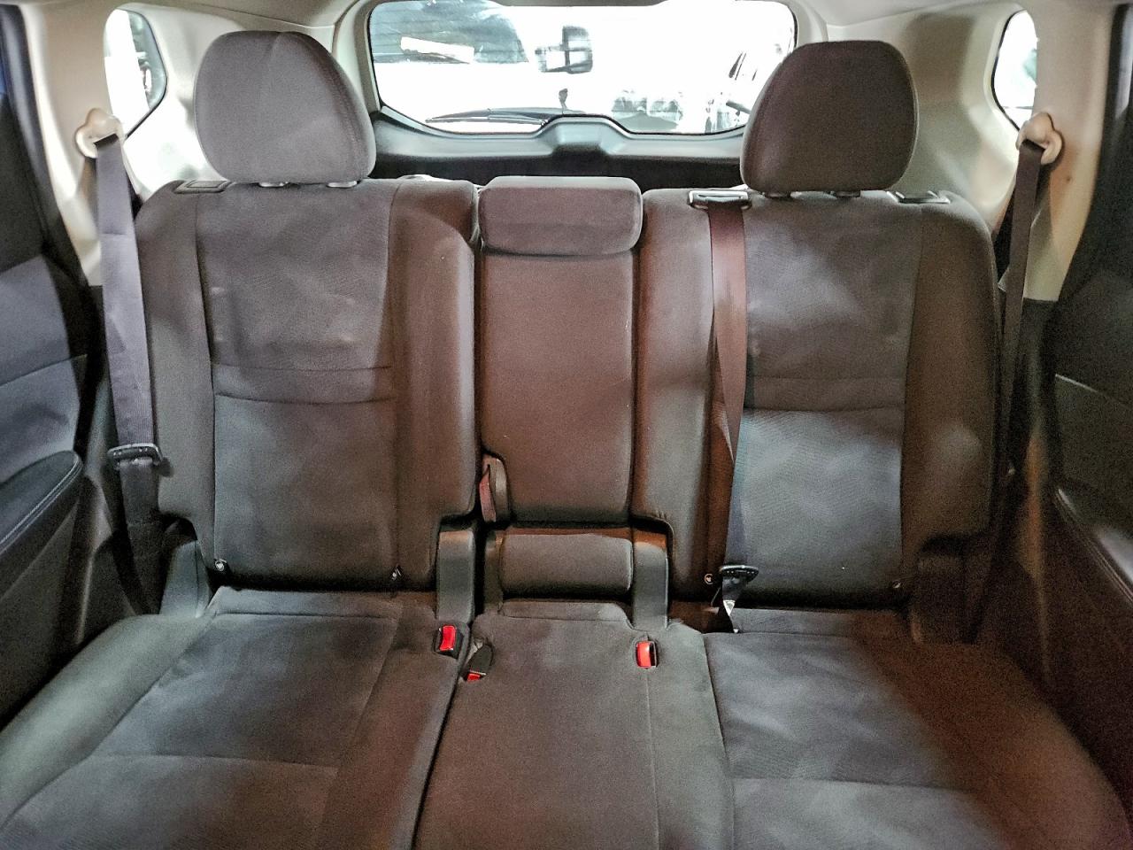 2015 Nissan Rogue S VIN: KNMAT2MV9FP548608 Lot: 95307455