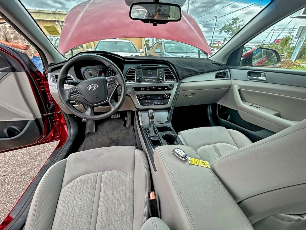 Фото: KMHE24L15GA038612