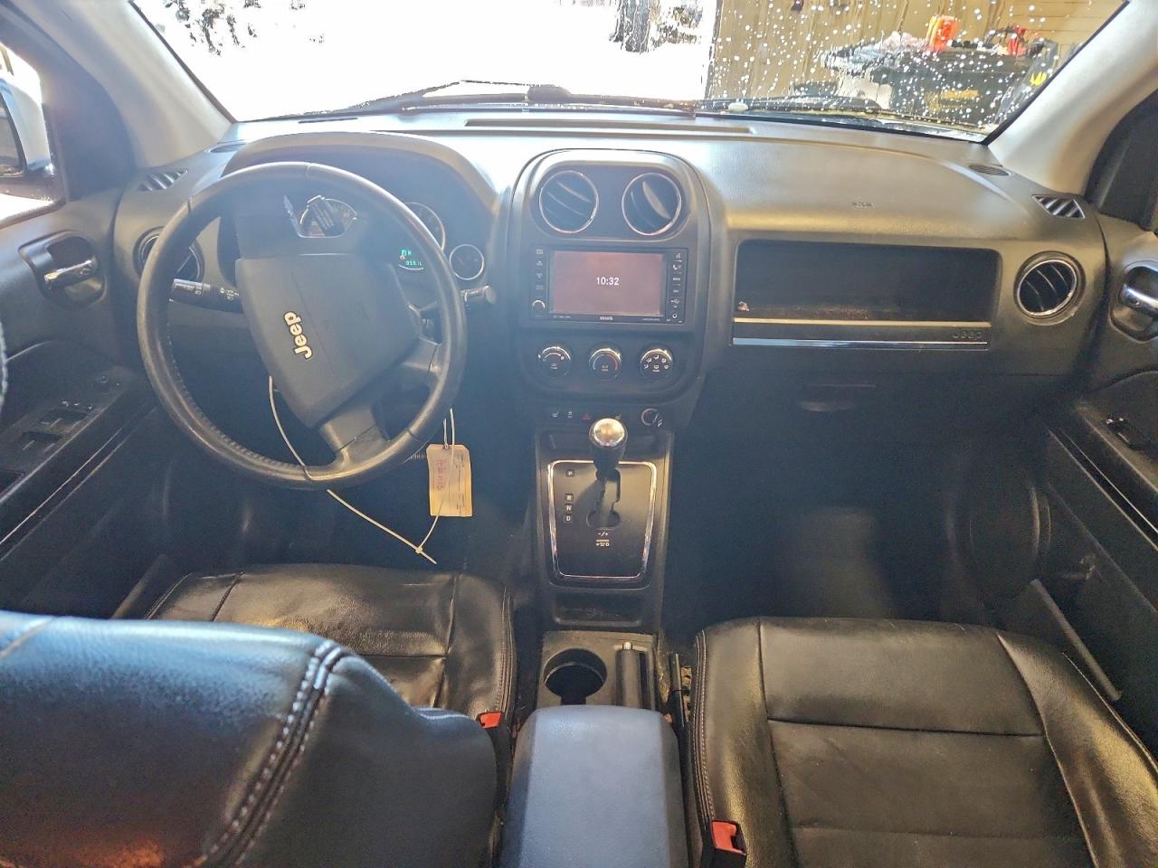 2010 Jeep Compass Limited VIN: 1J4NF5FB2AD640807 Lot: 96474325