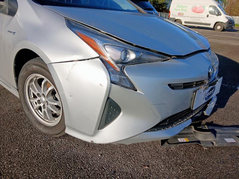 2016 TOYOTA PRIUS HYBRID 