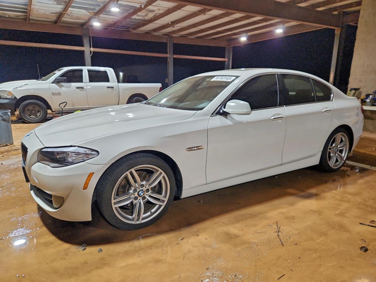 Фото: WBAFR1C52BC739544