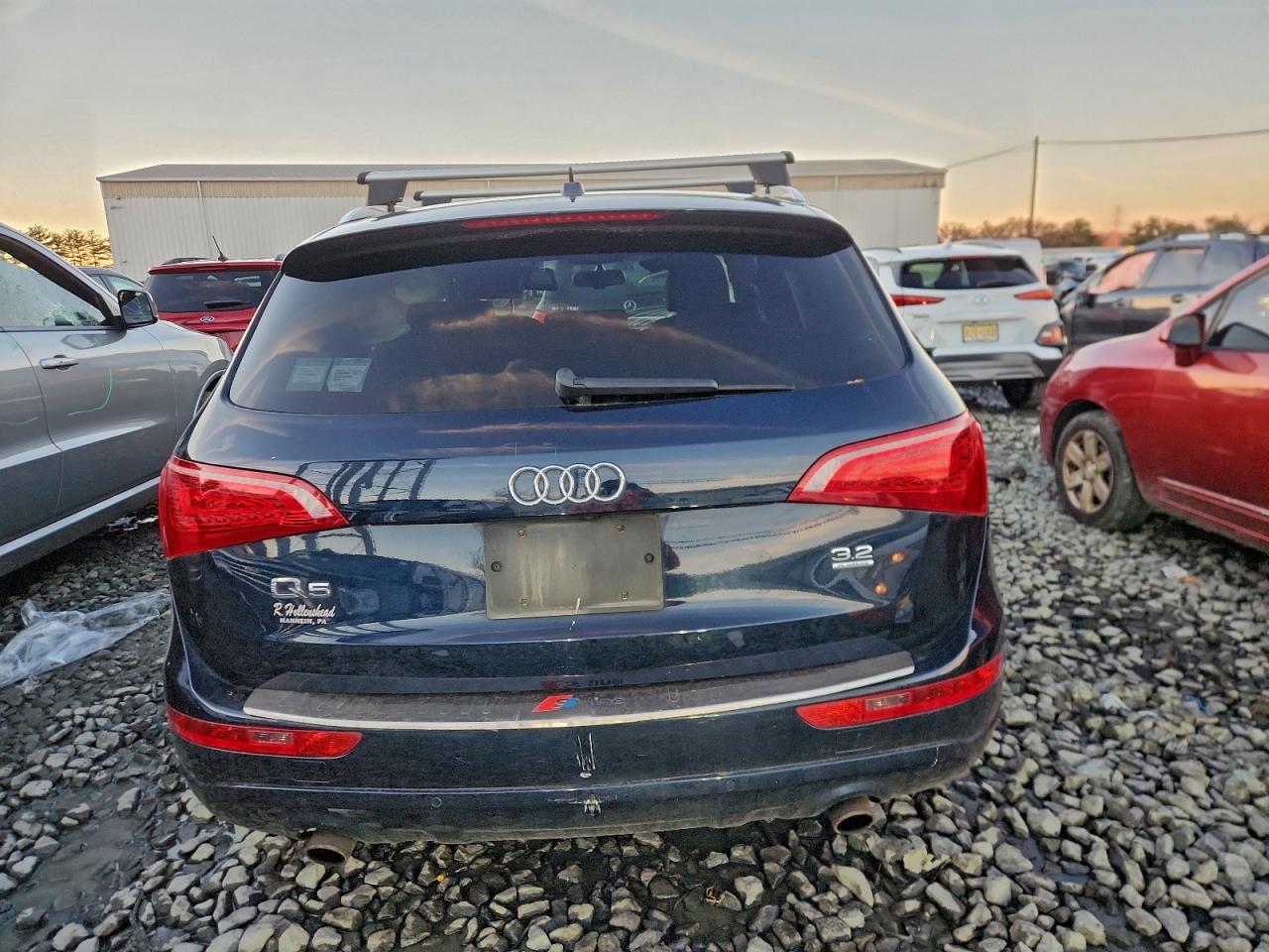 2010 Audi Q5 Premium Plus VIN: WA1LKAFP2AA011945 Lot: 94491875