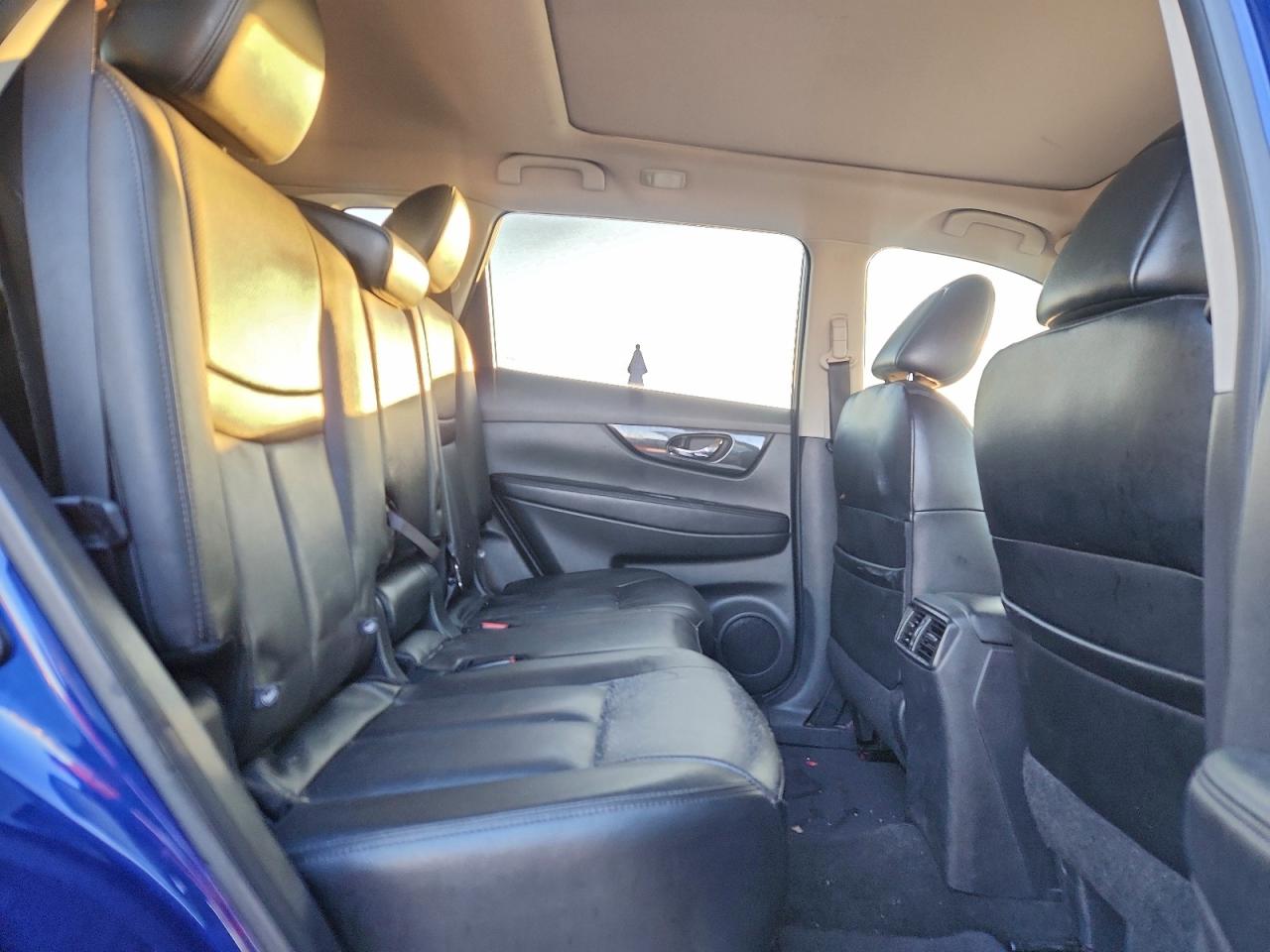 2017 Nissan Rogue S VIN: 5N1AT2MT7HC827933 Lot: 96121105