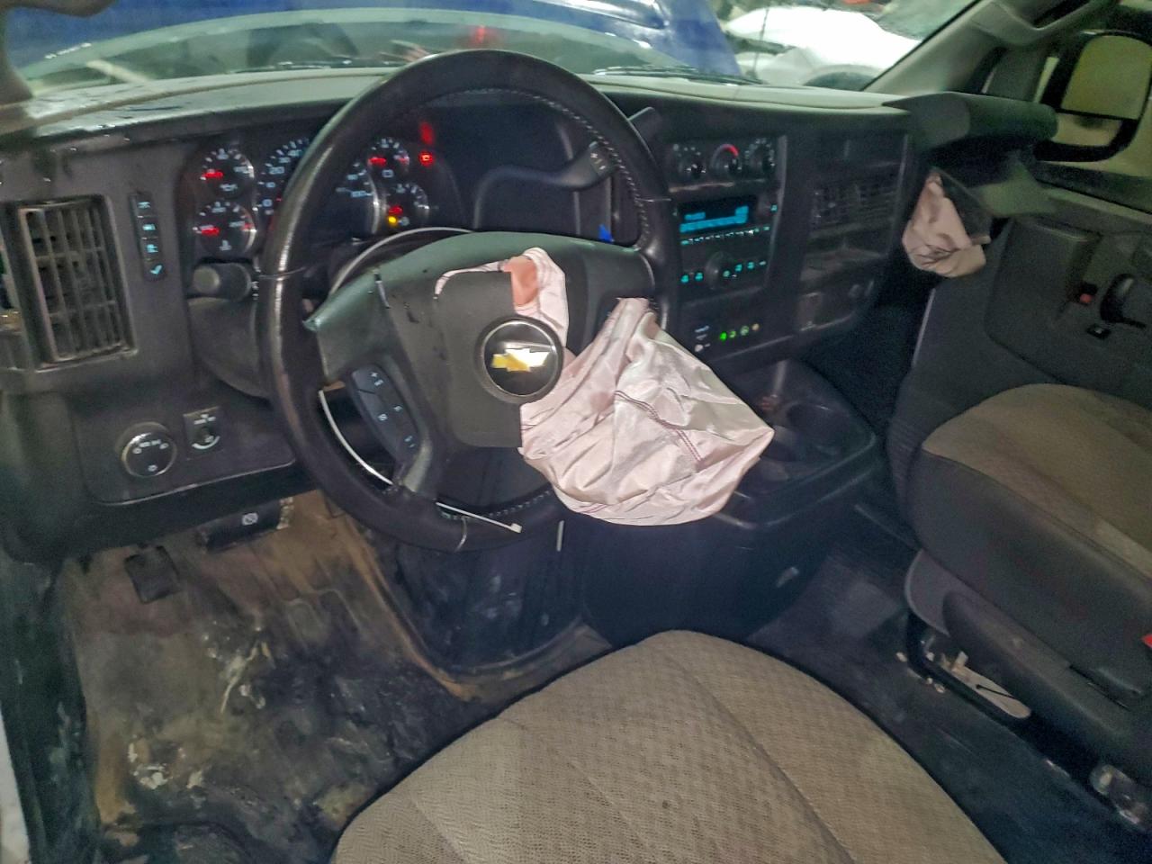 2021 Chevrolet Express G2500 VIN: 1GCWGAFP9M1229695 Lot: 94512265