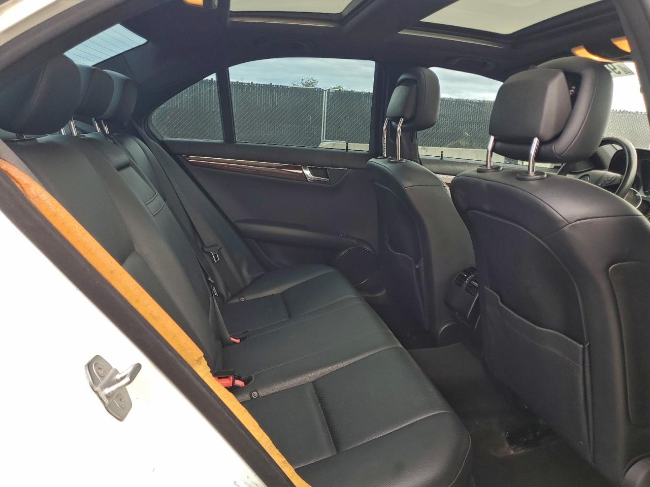 2011 Mercedes-Benz C 300 VIN: WDDGF5EB3BA417698 Lot: 94877475