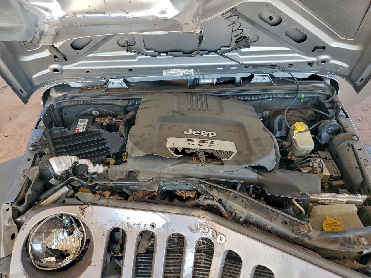 2013 Jeep Wrangler Unlimited Sport VIN: 1C4BJWDG4DL642998 Lot: 96710245