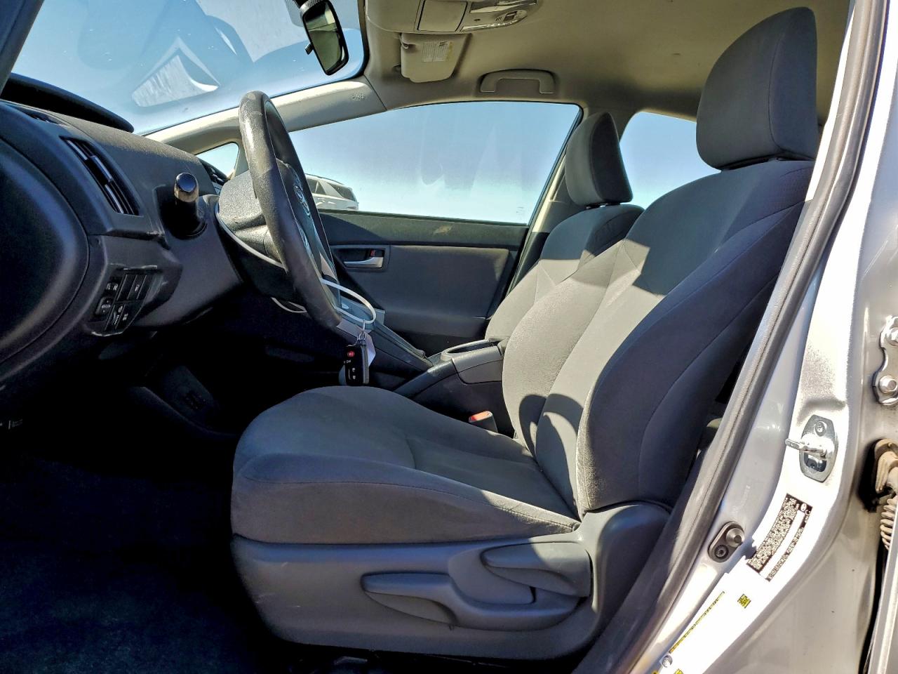 2015 Toyota Prius Plug-In VIN: JTDKN3DP5F3069695 Lot: 94550105