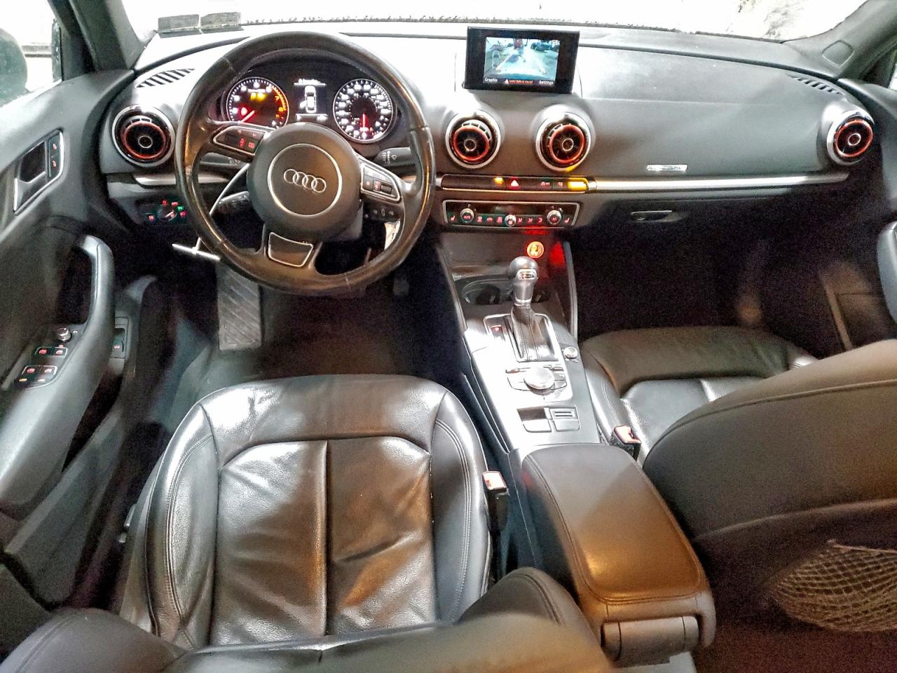 Фото: WAUB8GFF3G1012831