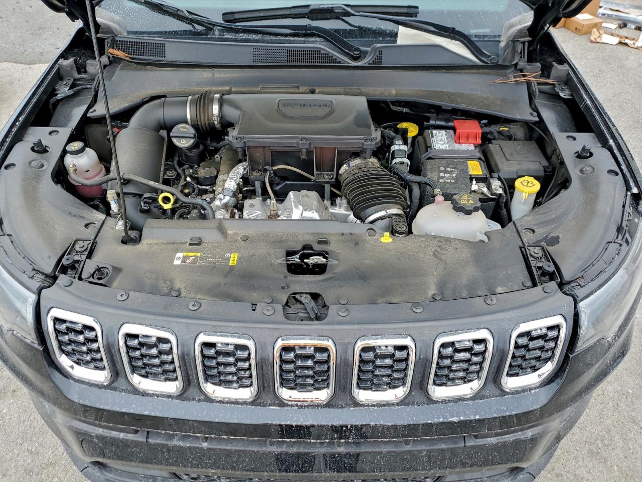 2025 Jeep Compass Latitude VIN: 3C4NJDBN0ST555118 Lot: 93204005