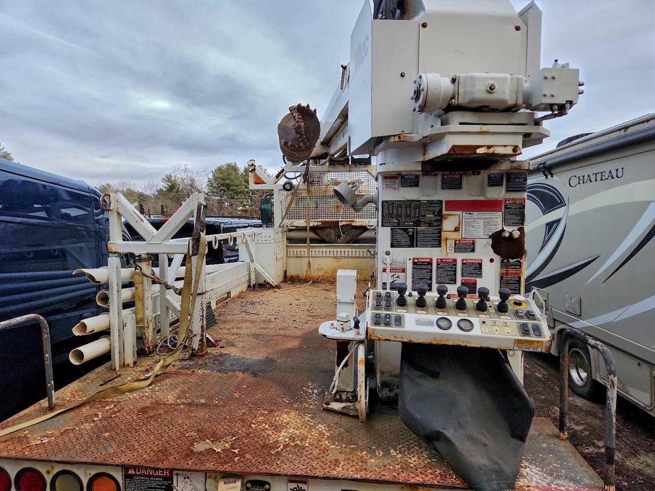 2015 International 7400 Digger Derrick Truck VIN: 1HTWCAAR7FH679038 Lot: 96011555