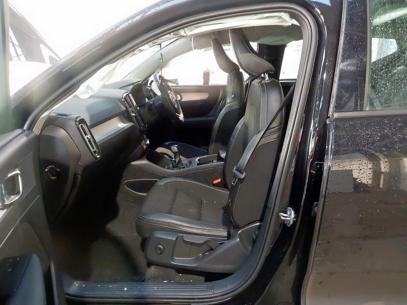 2019 VOLVO XC40 1.5 T3 MOMENTUM 5DR