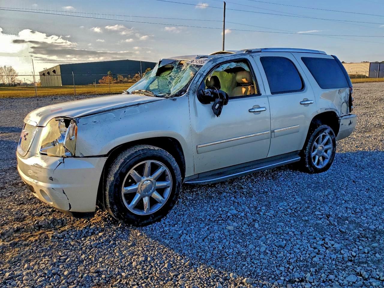 2011 GMC Yukon Denali VIN: 1GKS1EEF0BR174430 Lot: 96293955