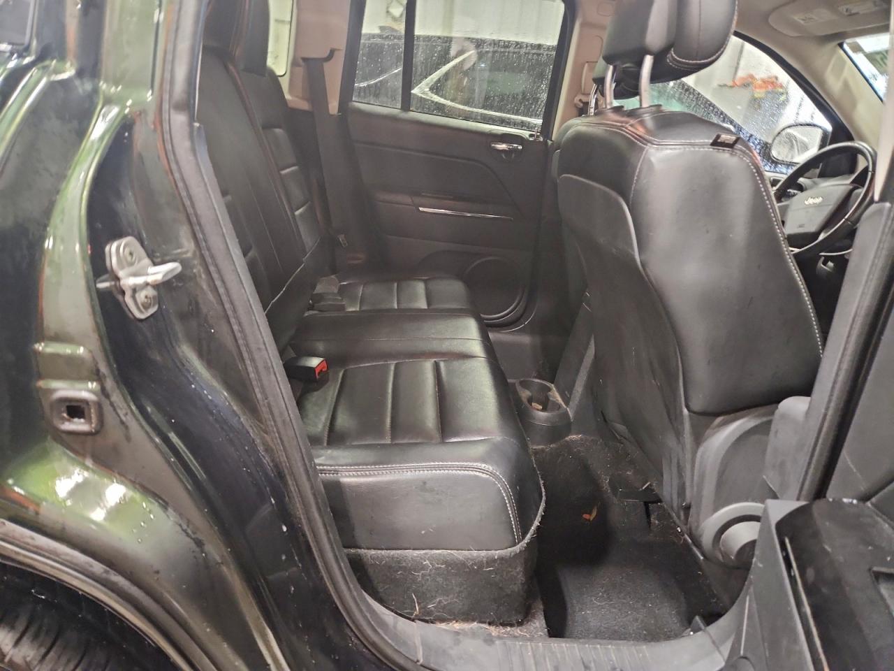 2010 Jeep Compass Limited VIN: 1J4NF5FB2AD640807 Lot: 96474325