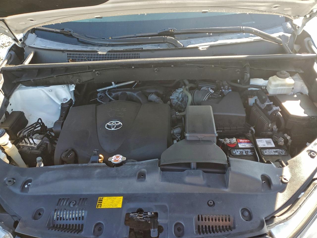 2018 Toyota Highlander Le VIN: 5TDBZRFH4JS848137 Lot: 95073965