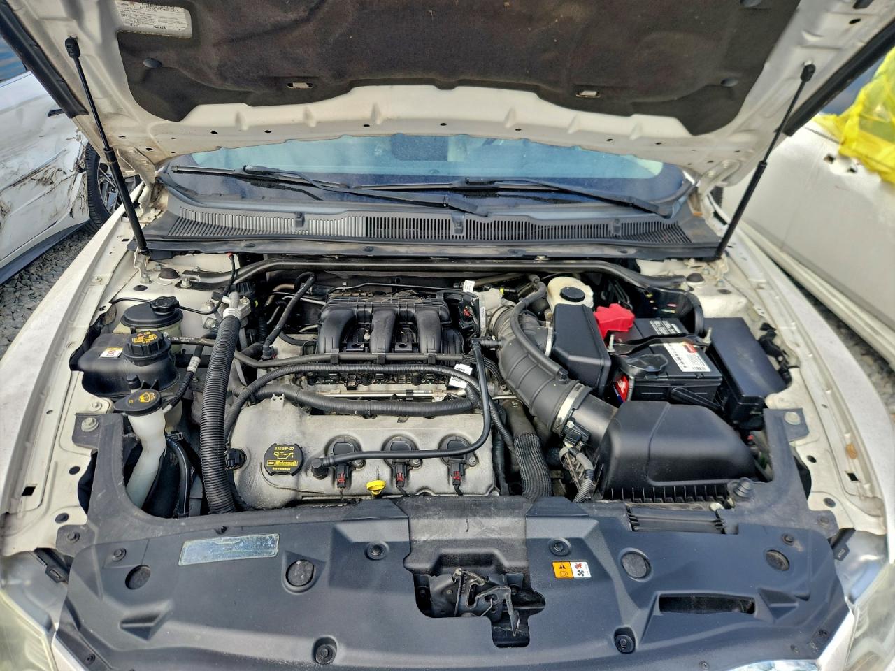 2011 Ford Taurus Limited VIN: 1FAHP2FW5BG135108 Lot: 94956655