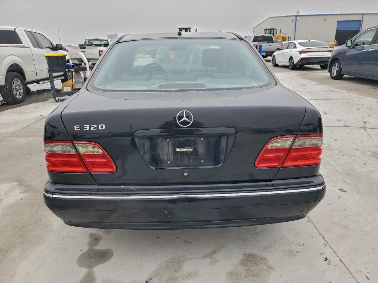 2000 Mercedes-Benz E 320 VIN: WDBJF65J6YB142049 Lot: 95885025