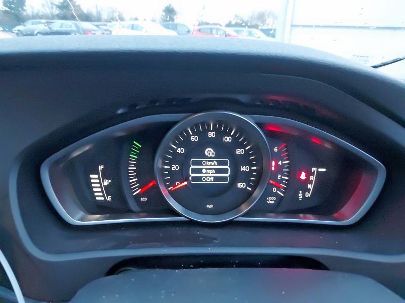 2015 VOLVO V40 D2 CROSS COUNTRY LUX 5DR POWERSHIFT