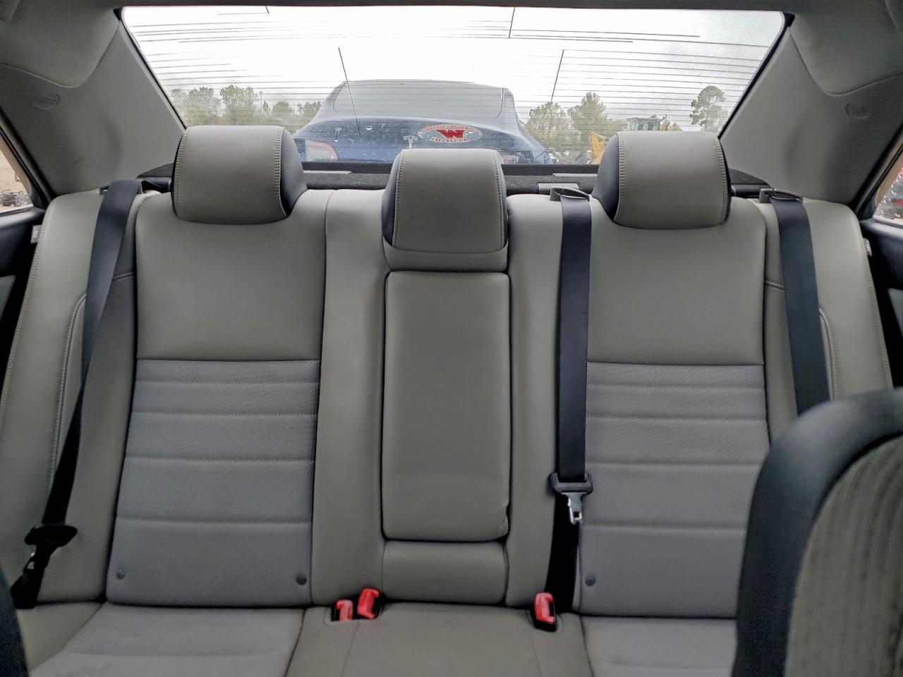 2016 Toyota Camry Le VIN: 4T1BF1FK4GU221735 Lot: 95273885