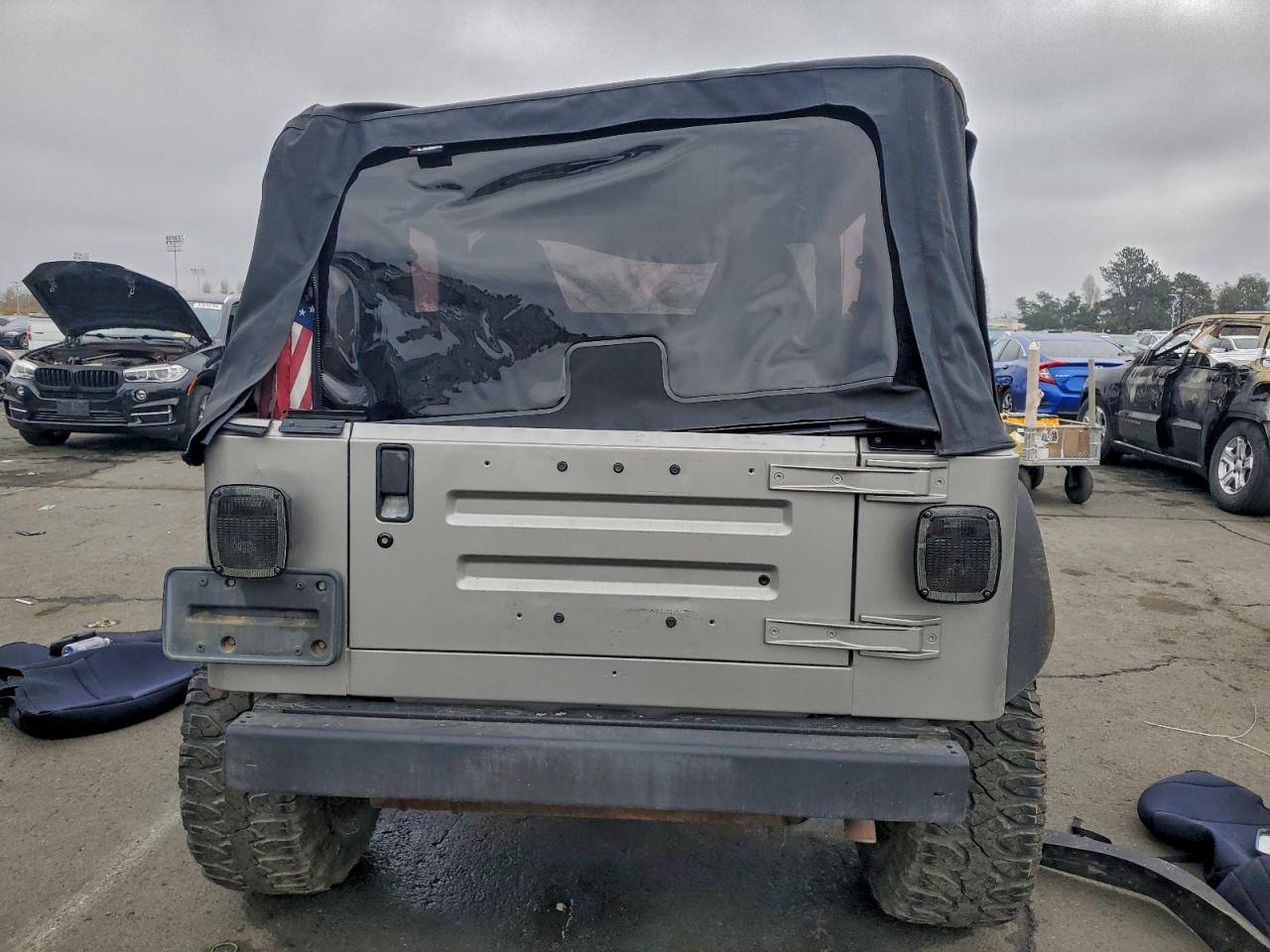 2000 Jeep Wrangler / Tj Sport VIN: 1J4FA49S6YP713498 Lot: 97721575