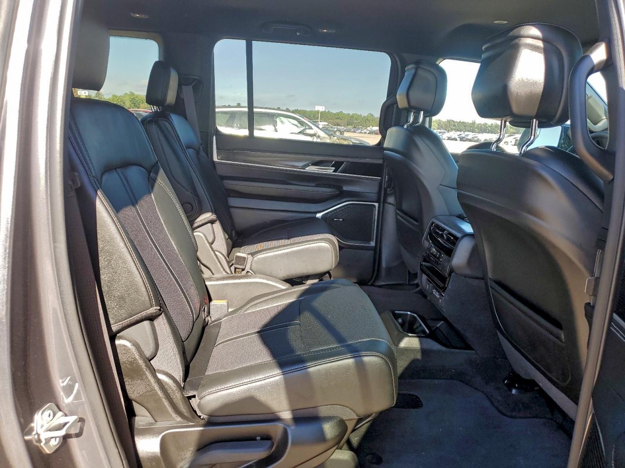 2024 Jeep Wagoneer L Series Ii VIN: 1C4SJSBP8RS103650 Lot: 95096585