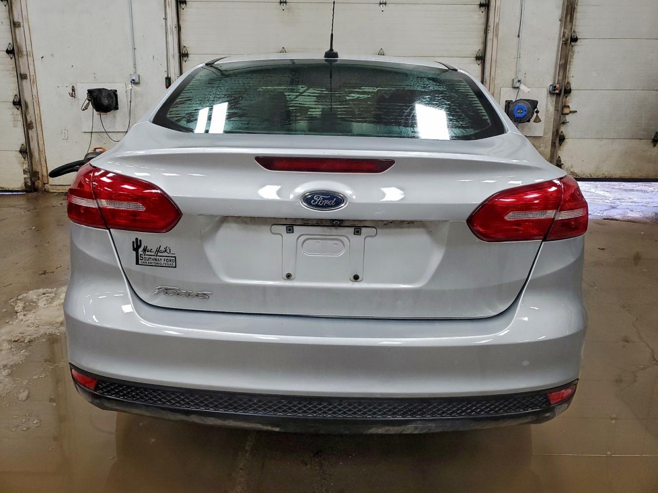 2018 Ford Focus S VIN: 1FADP3E29JL302613 Lot: 93355095