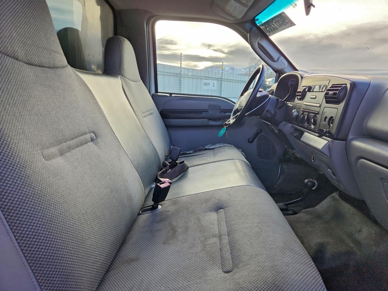 2007 Ford F550 Super - Delivery Truck VIN: 1FDAF57P07EB39895 Lot: 96561365