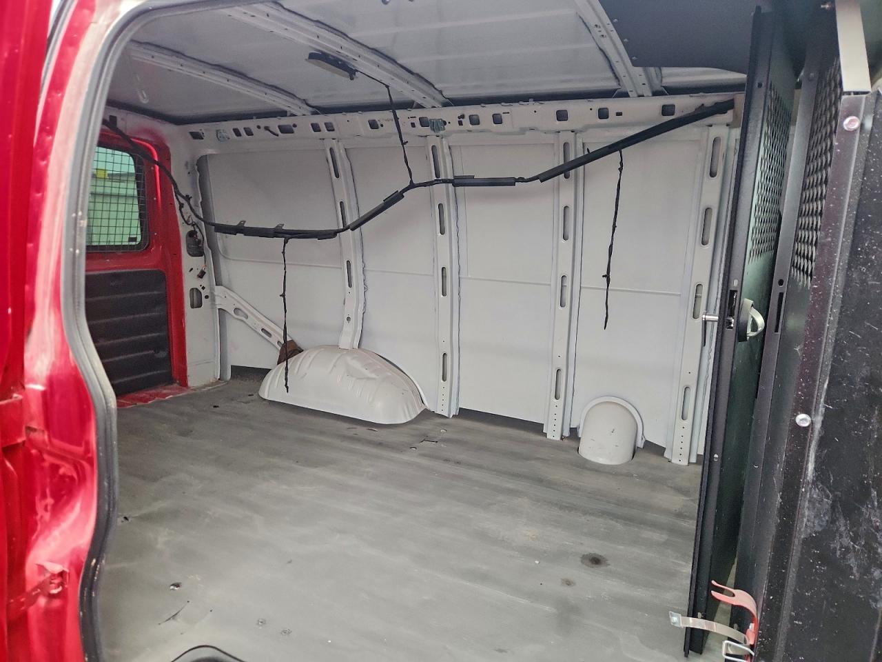 2024 Chevrolet Express 2500 Delivery Van VIN: 1GCWGAF79R1106650 Lot: 95919265