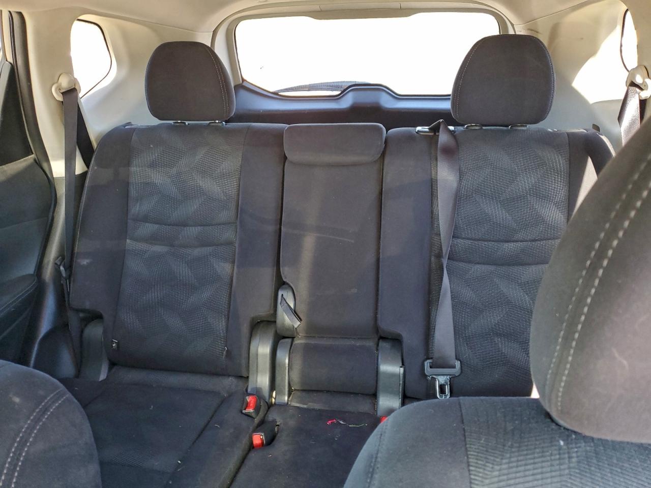 2016 Nissan Rogue S VIN: JN8AT2MT8GW010945 Lot: 96364675