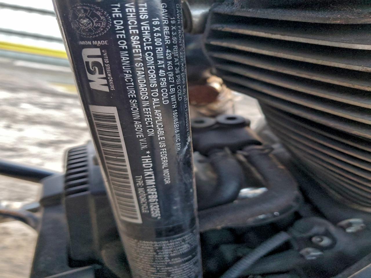 2015 Harley-Davidson Fltrxs Road Glide Special VIN: 1HD1KTM18FB613255 Lot: 94442065