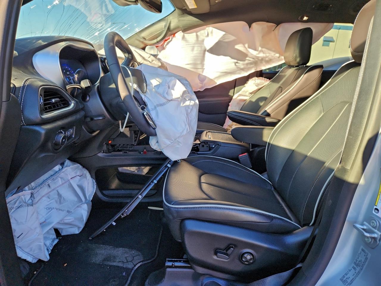 2026 Chrysler Pacifica Limited VIN: 2C4RC1GG5TR193683 Lot: 97724225