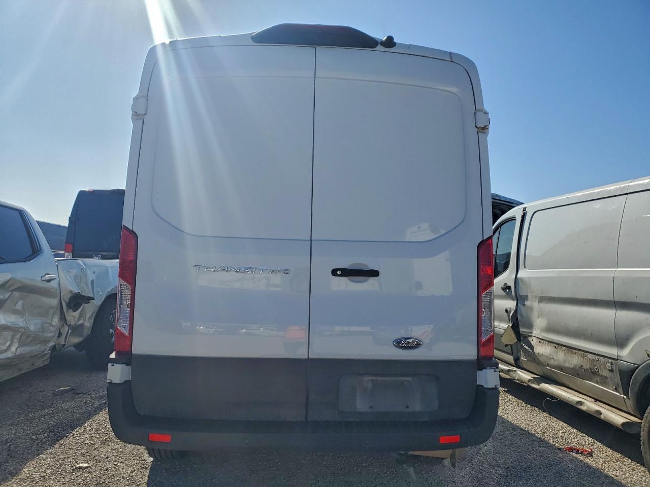 2023 Ford Transit T-250 VIN: 1FTBR1C88PKB28698 Lot: 70569385