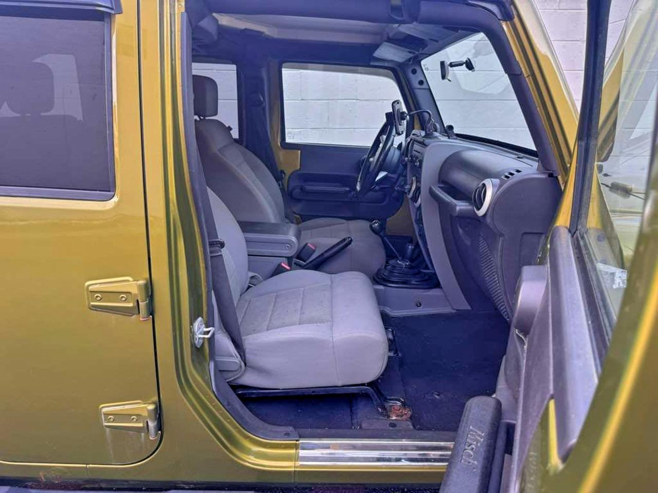 2008 Jeep Wrangler Unlimited Sahara VIN: 1J4GA59188L604615 Lot: 98132525