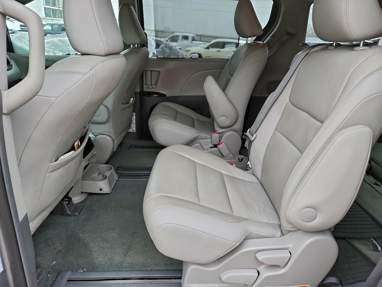 2016 Toyota Sienna Xle VIN: 5TDYK3DC6GS733597 Lot: 94453025