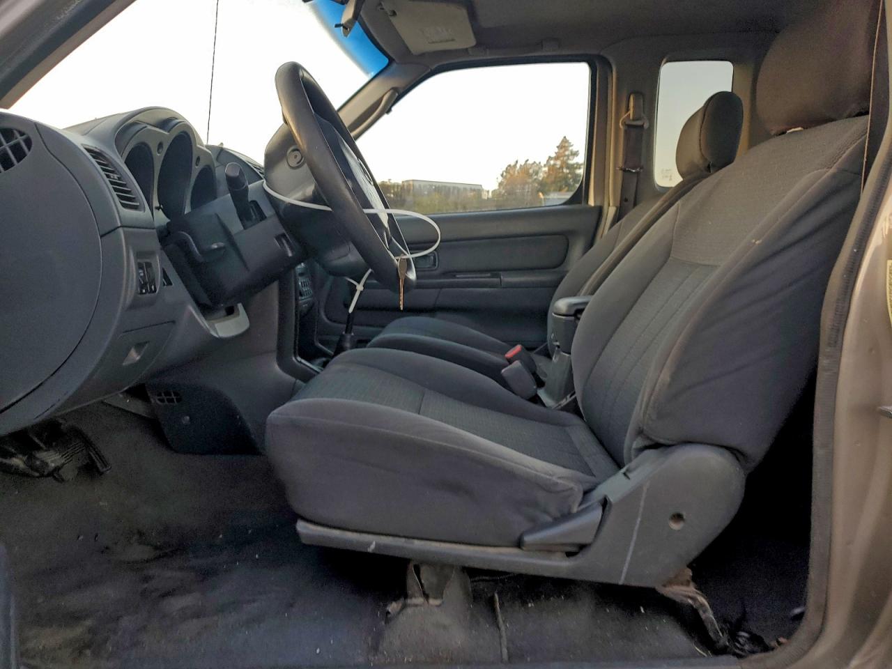 2004 Nissan Frontier King Cab Xe V6 VIN: 1N6ED26TX4C473445 Lot: 94753015