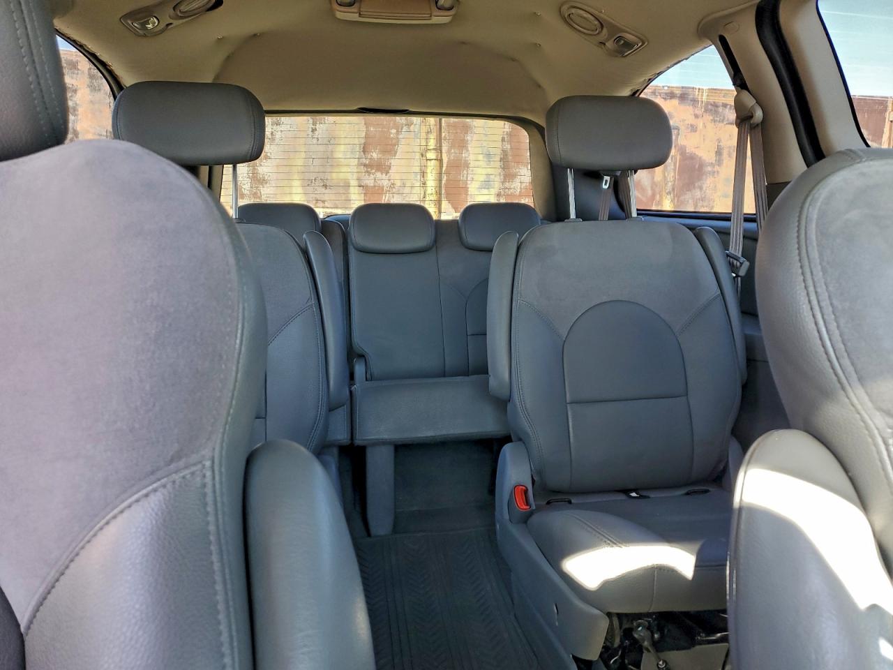 2005 Chrysler Town & Country Limited VIN: 2C8GP64L65R474225 Lot: 96708835