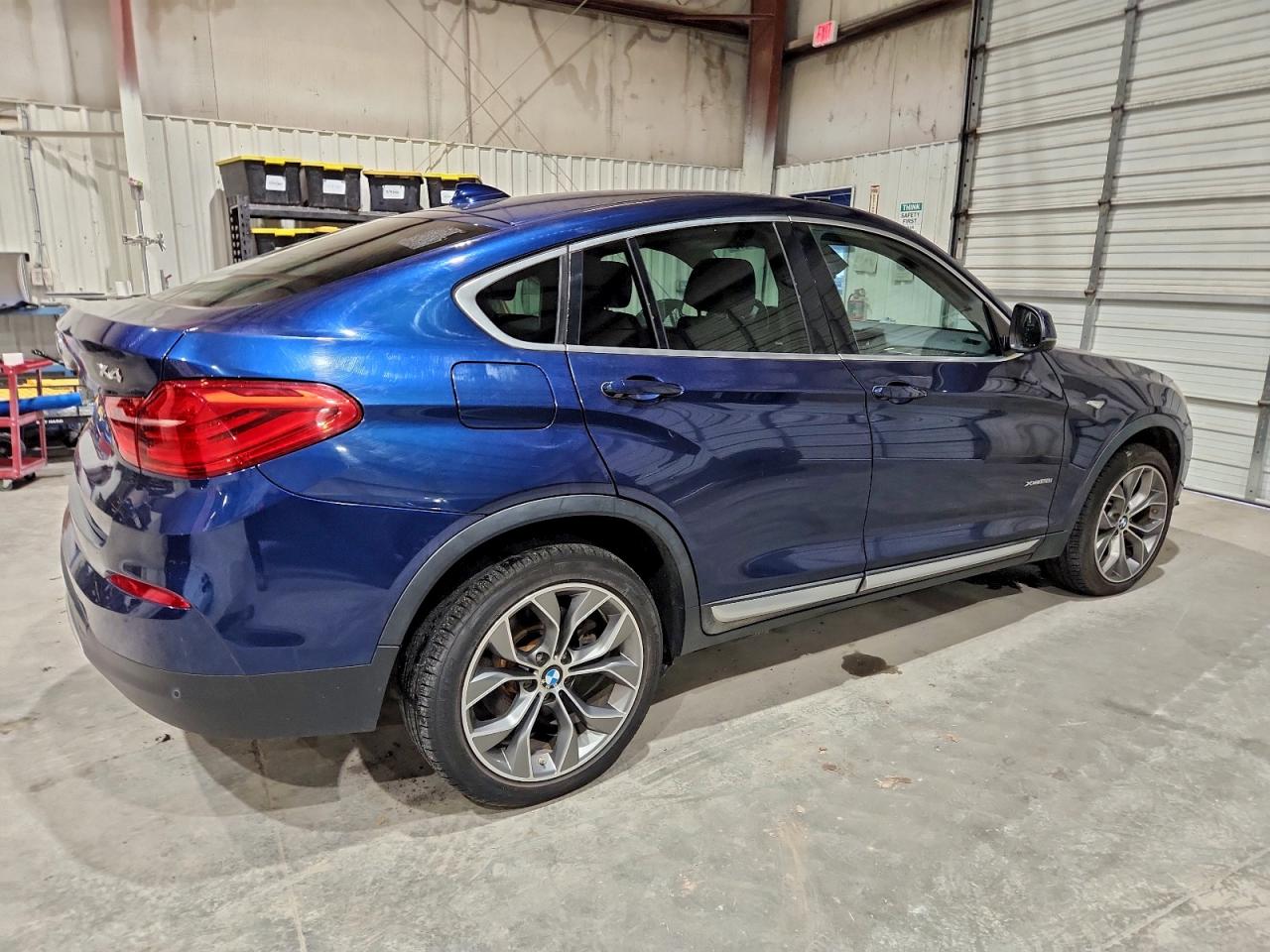 Фото: 5UXXW3C50H0T77797