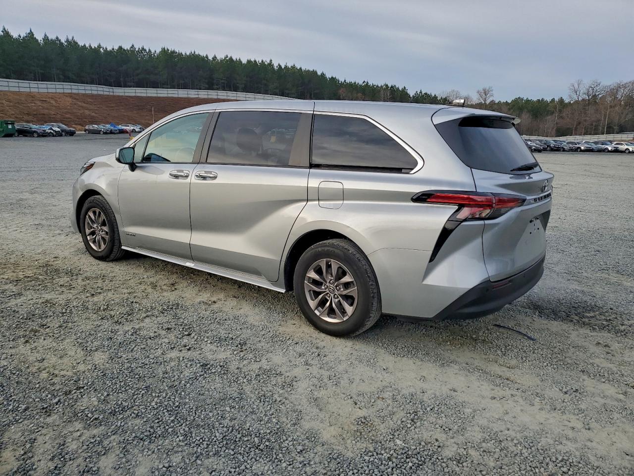 2021 Toyota Sienna Xle VIN: 5TDYRKEC8MS015209 Lot: 97583905