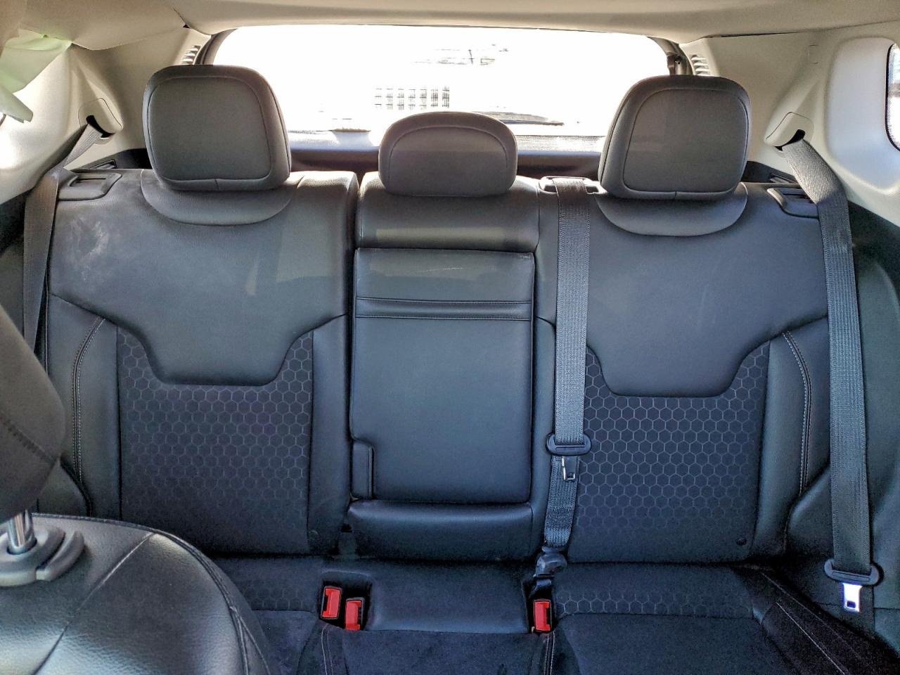 2018 Jeep Compass Latitude VIN: 3C4NJDBB9JT174968 Lot: 95082415