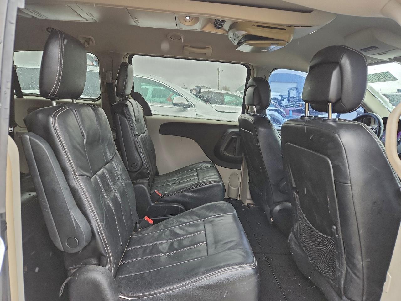 2011 Chrysler Town & Country Touring VIN: 2A4RR5DG7BR645460 Lot: 94927535