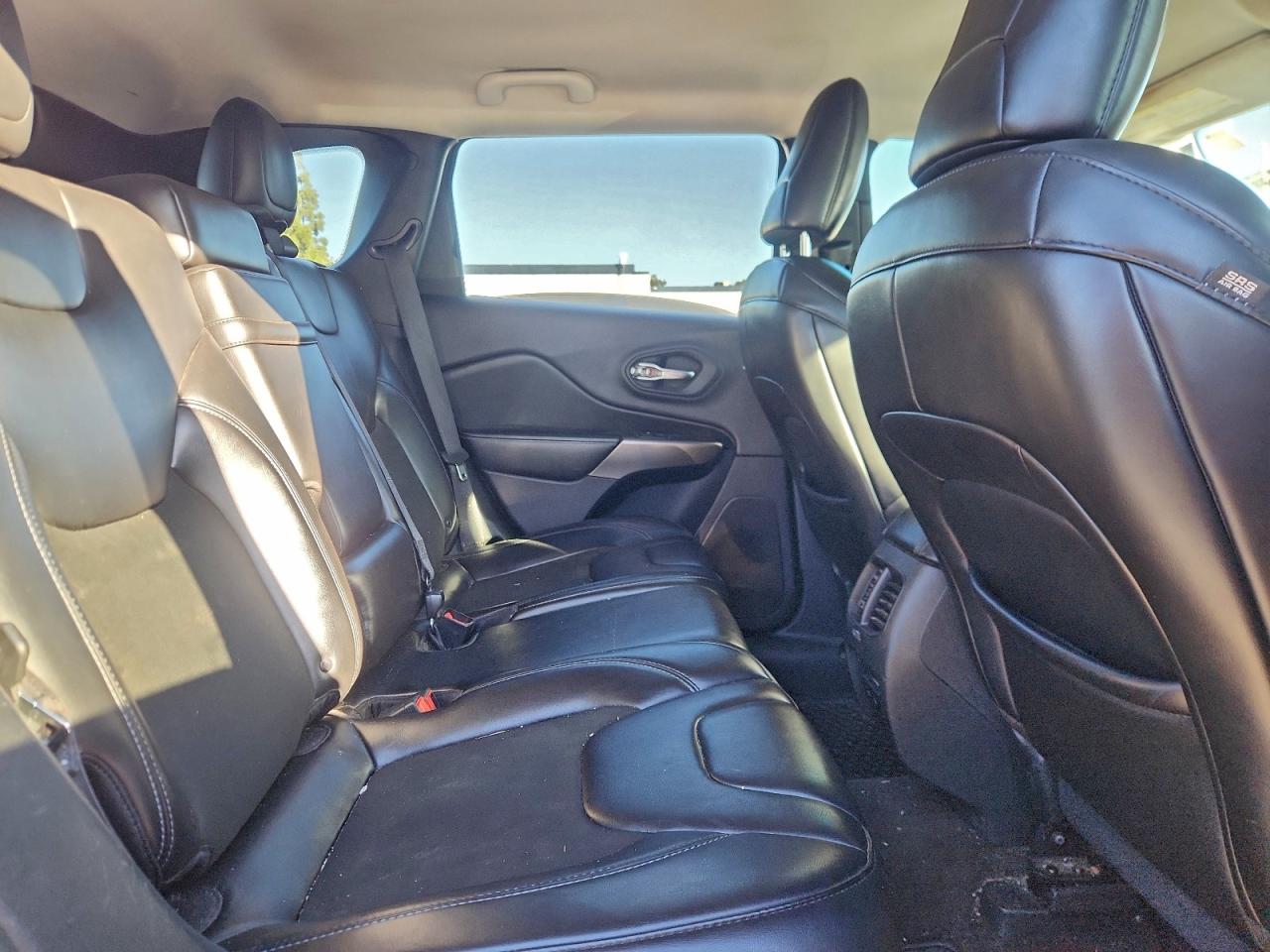 2019 Jeep Cherokee Latitude Plus VIN: 1C4PJMLX9KD224195 Lot: 95956765