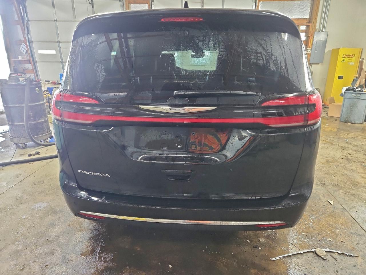 2025 Chrysler Pacifica Select VIN: 2C4RC1BG8SR611563 Lot: 95725335